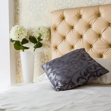 Apartment Designer зі світлом! Lviv